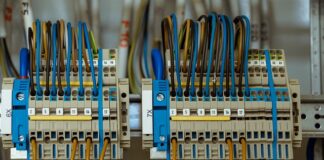 Gdzie są bezpieczniki w opel astra k? Gdzie są bezpieczniki w opel astra k?